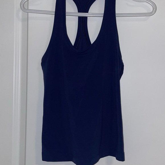 Lululemon size 4 navy top - Picture 1 of 2